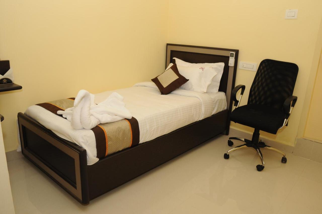 Salbala Inn Chennai Exterior photo